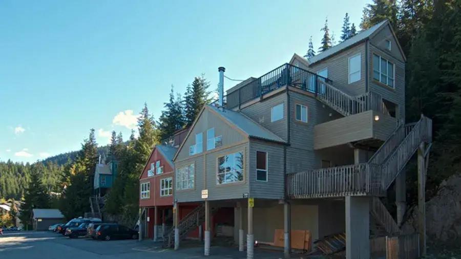 Gondola Village By Whistler Premier Exteriör bild